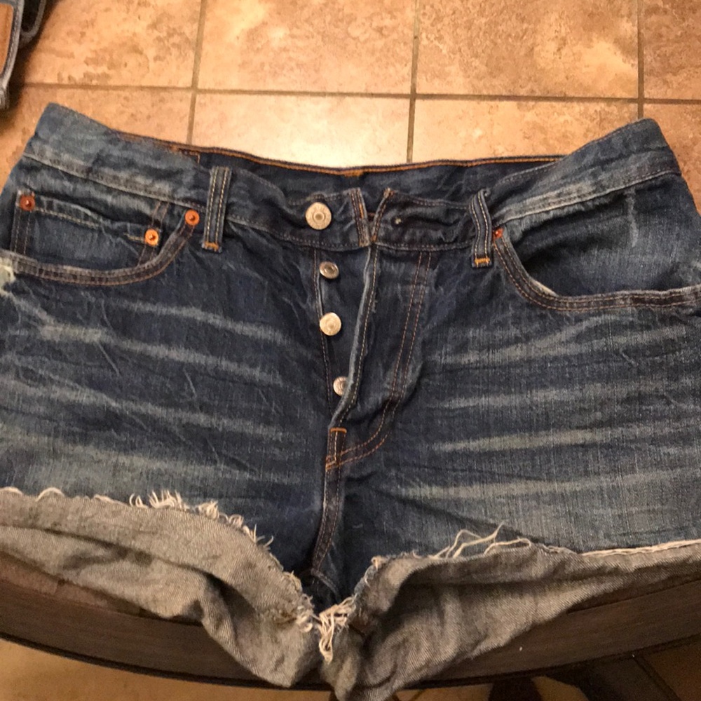 501 Levi cut off shorts